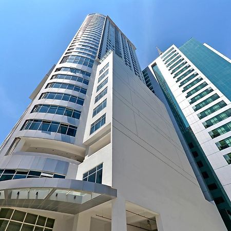 Currency Serviced Suites Manila Exteriör bild