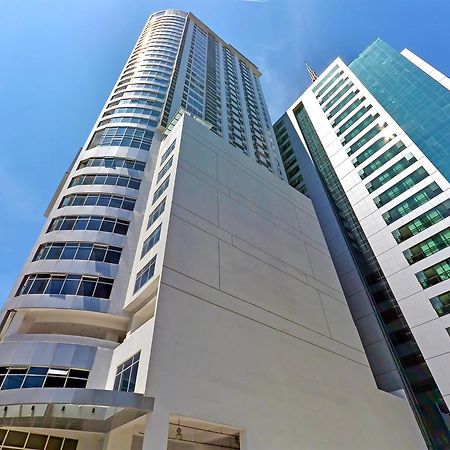 Currency Serviced Suites Manila Exteriör bild