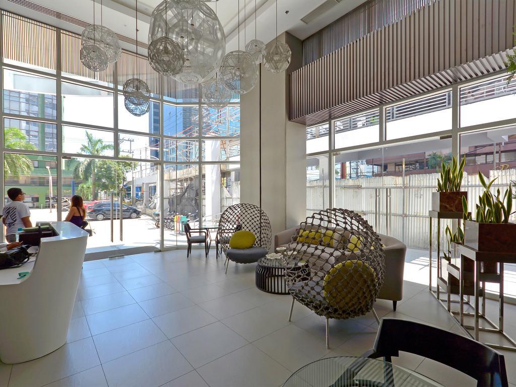 Currency Serviced Suites Manila Exteriör bild