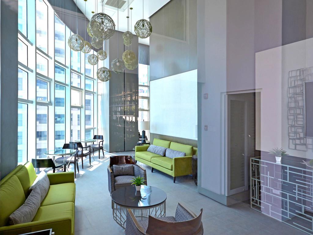 Currency Serviced Suites Manila Exteriör bild