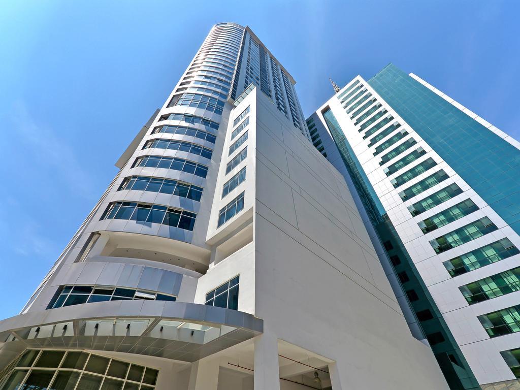 Currency Serviced Suites Manila Exteriör bild