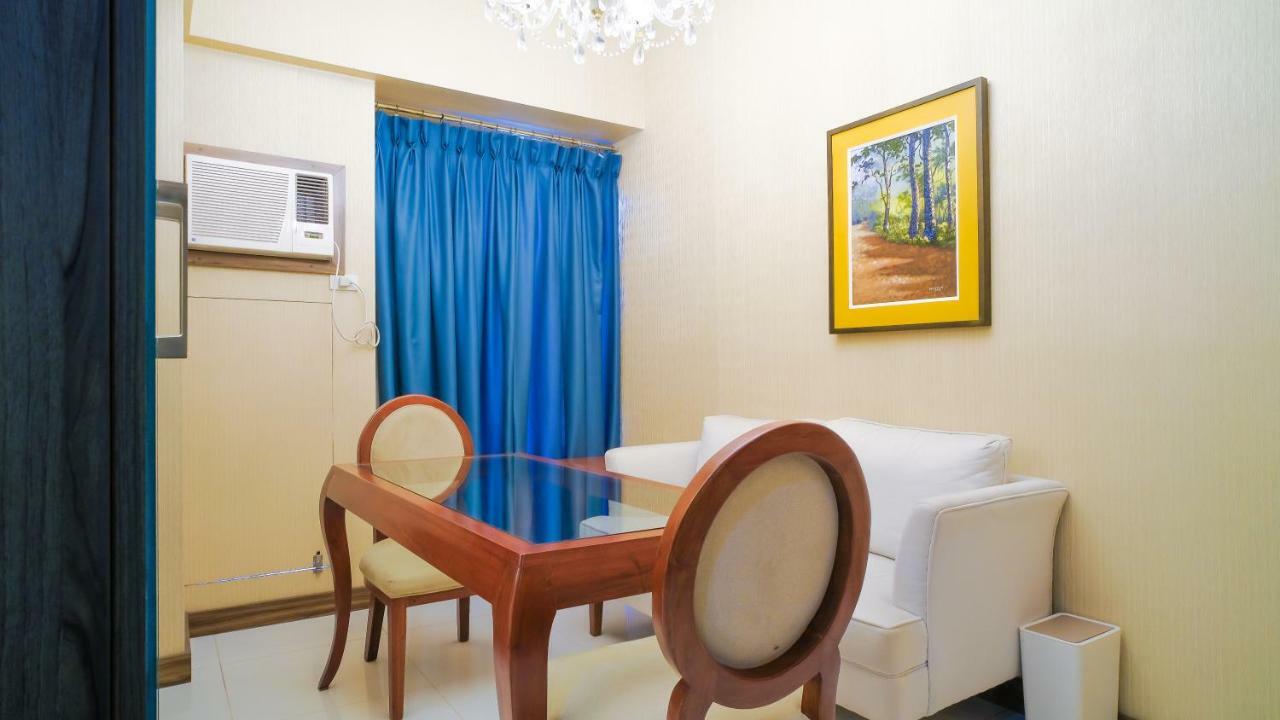 Currency Serviced Suites Manila Exteriör bild